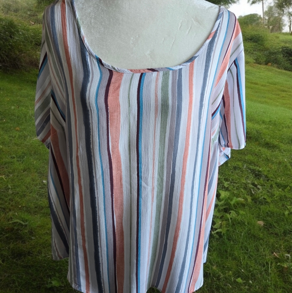 Cute scoop neck striped blouse